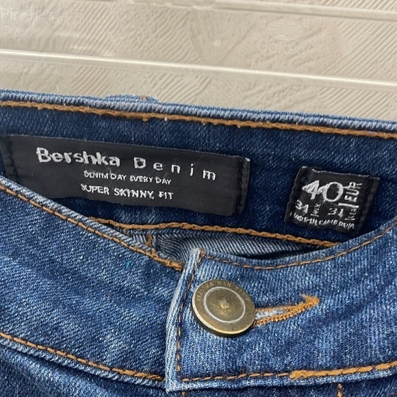 💙 BERSHKA Denim Jeans Size 31 - Picture 4 of 4